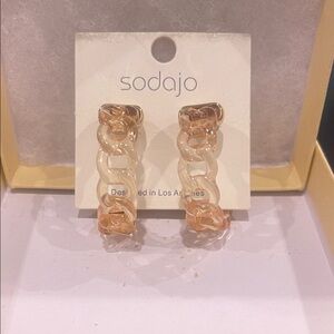 Soda Chain Earrings in Gold and Cream